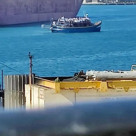 Apartment Deck 3 Savynomad Harbour Residences Wow Views Cospicua